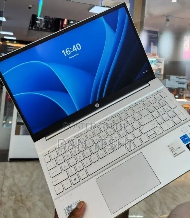 New Laptop HP Pavilion 15 16GB Intel Core i5 SSD 512GB