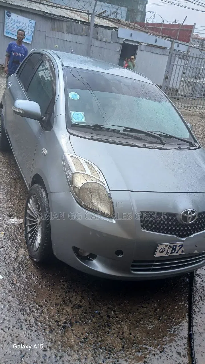 Toyota Yaris 2007 Gray