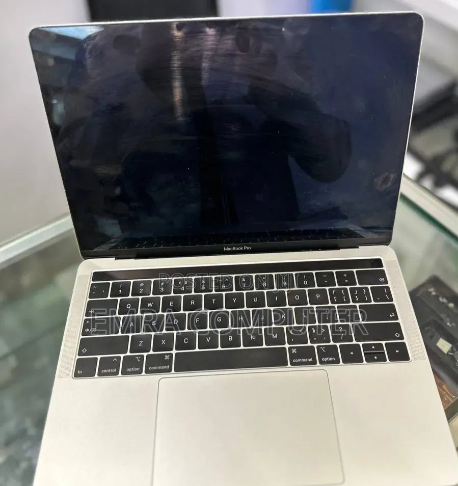 New Laptop Apple MacBook Pro 2019 8GB Apple M1 Pro SSD 256GB