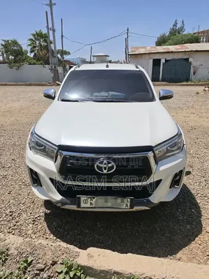 Toyota Hilux 2018 White