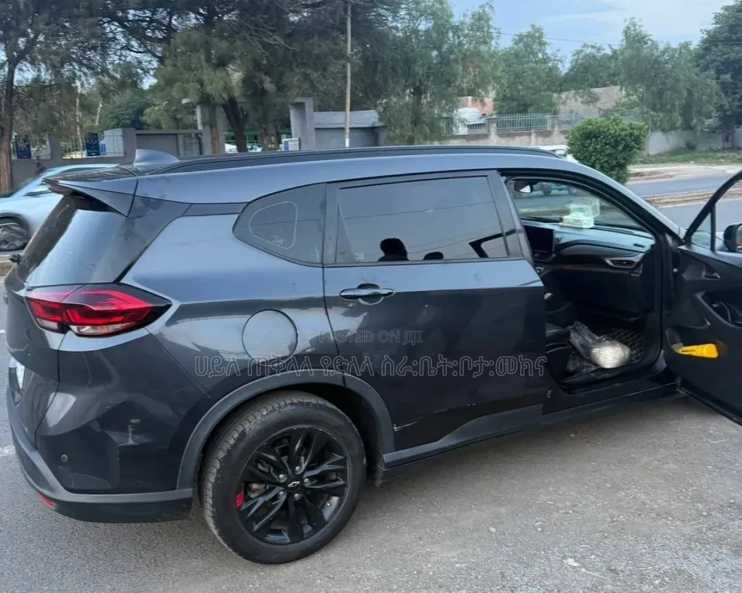 Chevrolet Orlando 2024 Matt Black
