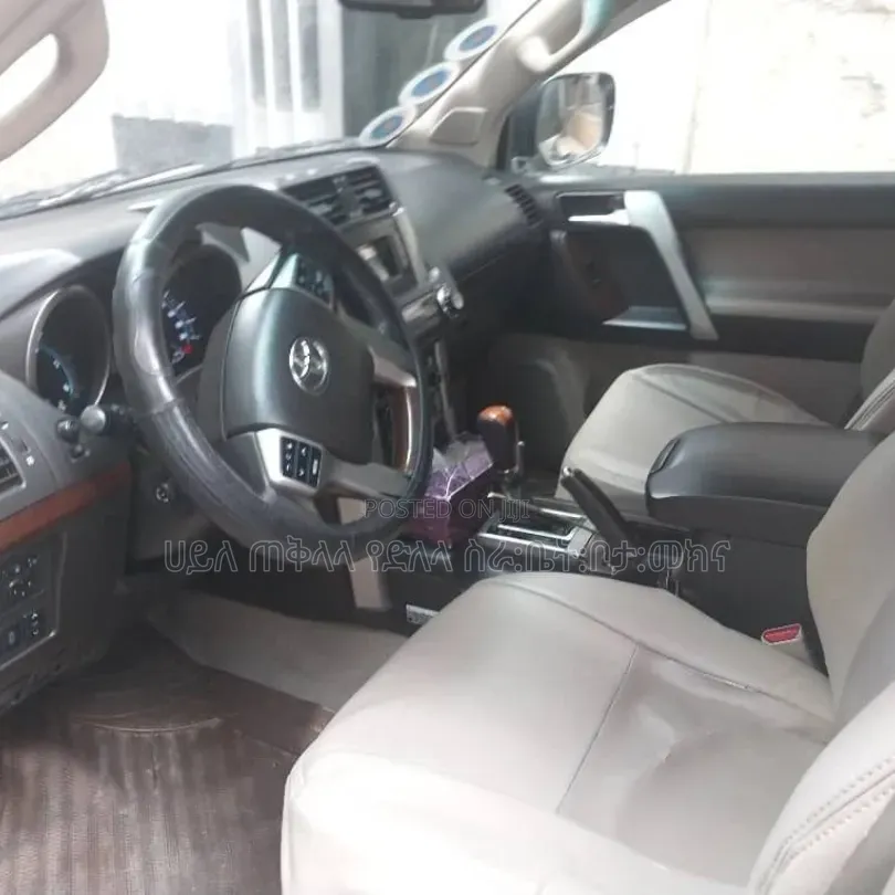 Toyota Land Cruiser Prado 2010 White