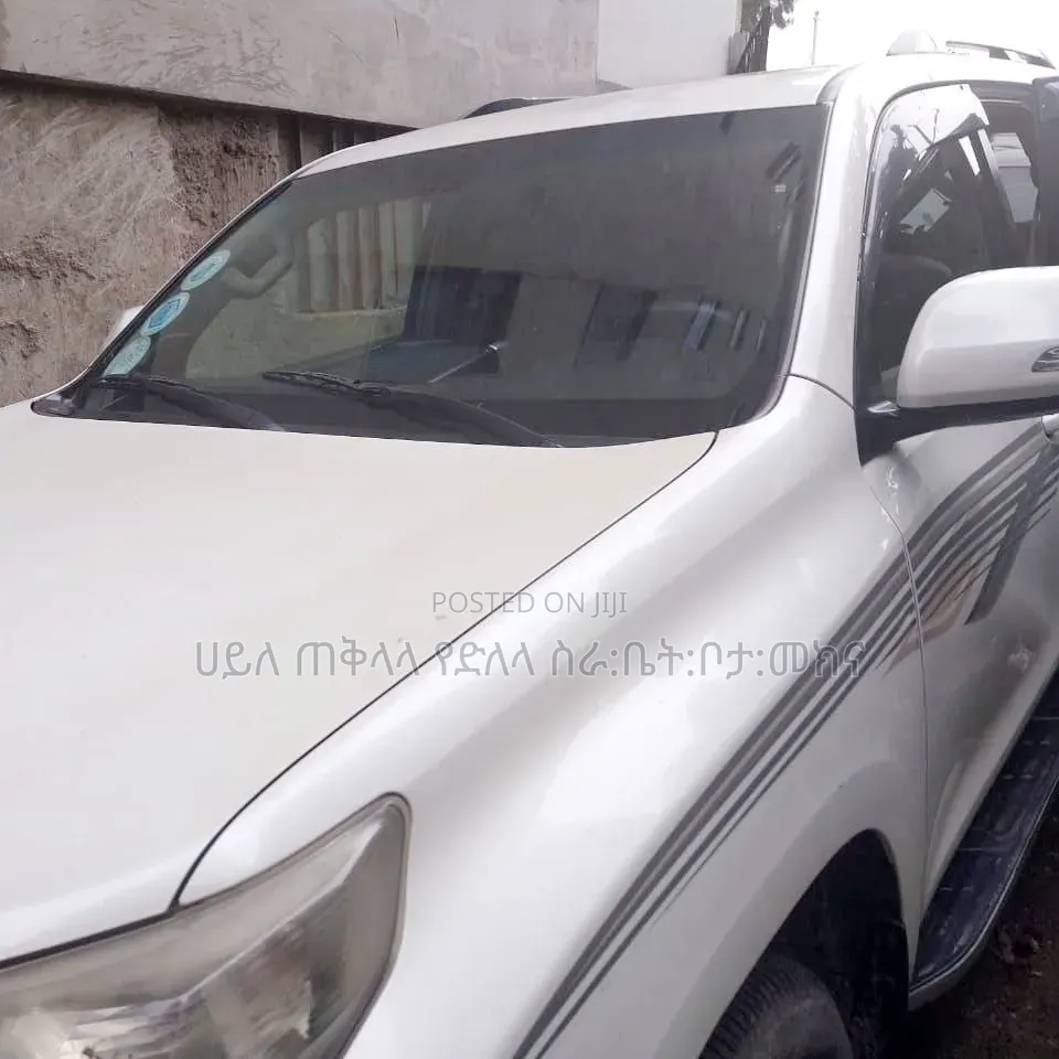 Toyota Land Cruiser Prado 2010 White