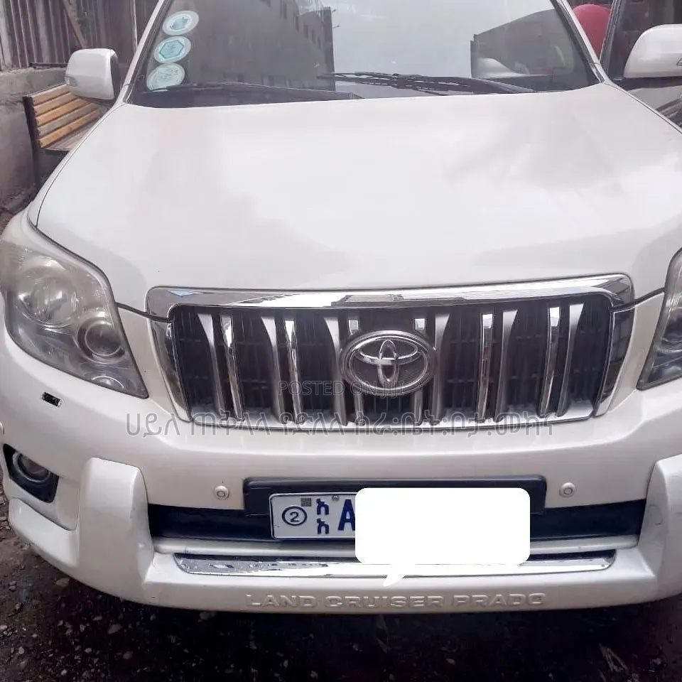Toyota Land Cruiser Prado 2010 White