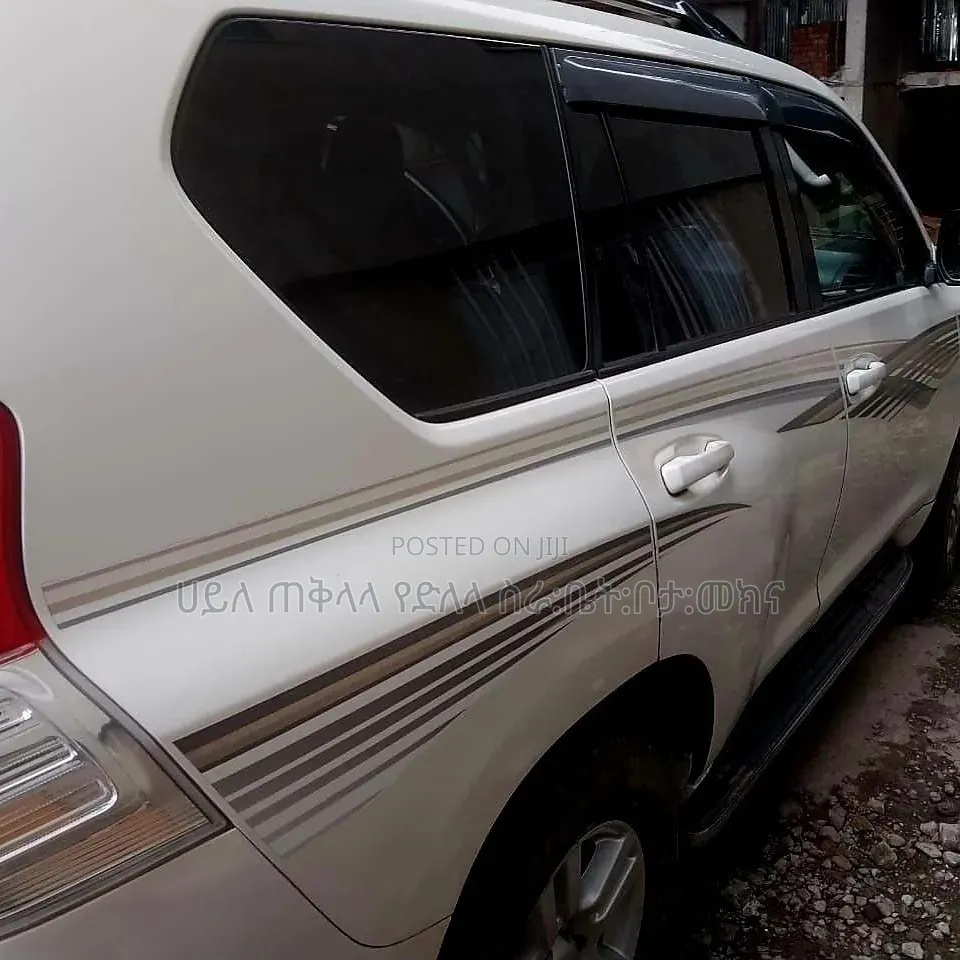 Toyota Land Cruiser Prado 2010 White