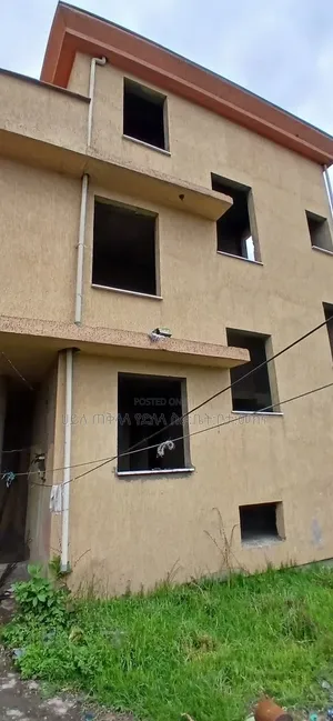 8bdrm Townhouse/Terrace in Tafo Area, Oromia-Finfinne for sale