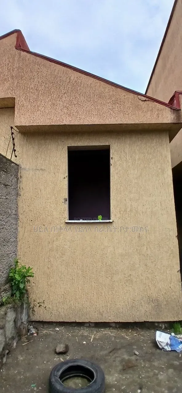 8bdrm Townhouse/Terrace in Tafo Area, Oromia-Finfinne for sale