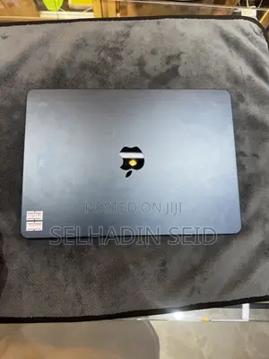 Laptop Apple MacBook Air 2022 M2 16GB Apple M2 SSD 1T