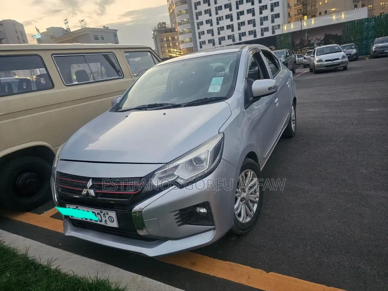 Mitsubishi Attrage 2022 Silver