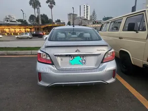 Mitsubishi Attrage 2022 Silver