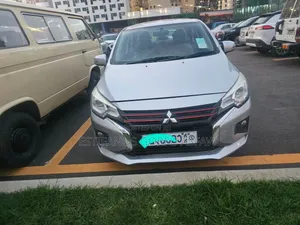 Mitsubishi Attrage 2022 Silver