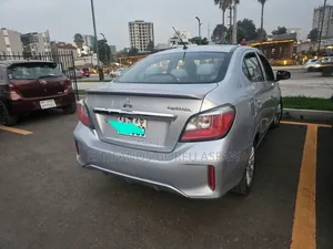 Mitsubishi Attrage 2022 Silver