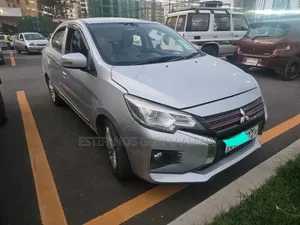 Mitsubishi Attrage 2022 Silver