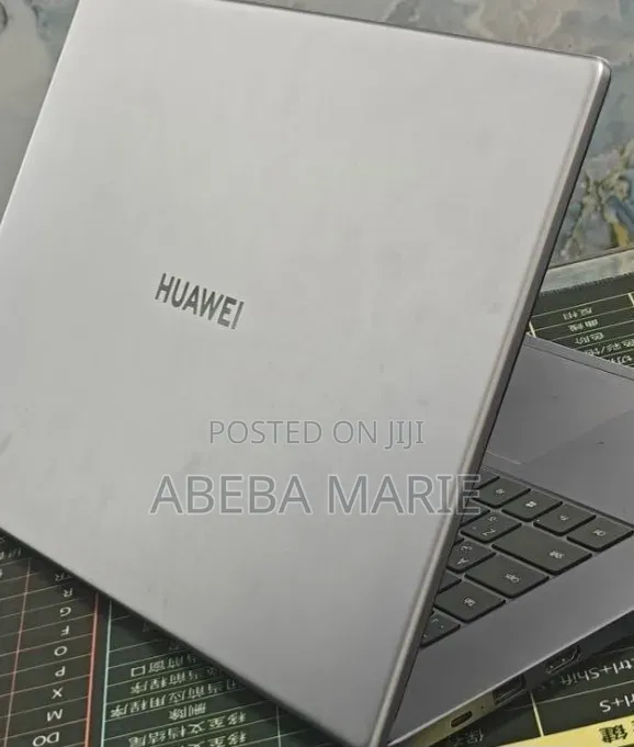 New Laptop Huawei MateBook 13 WRT-W29E 8GB Intel Core i3 SSD 256GB