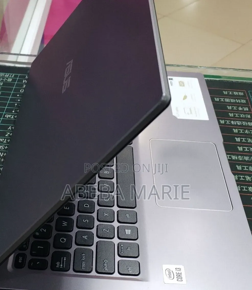 New Laptop Asus VivoBook 15 X505BA 8GB Intel Core i3 SSD 256GB