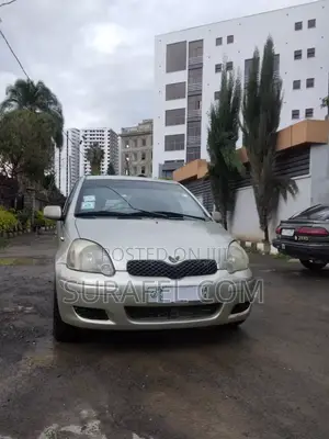 Toyota Vitz 2004 Gold