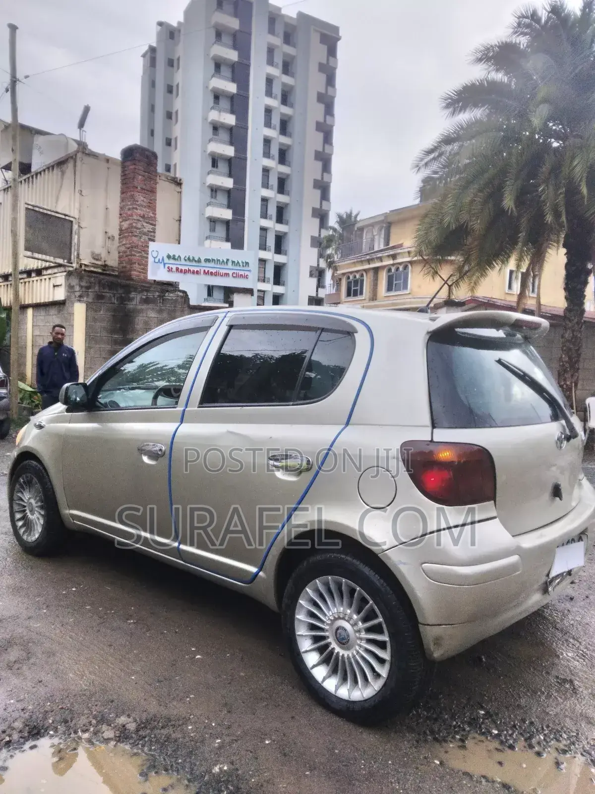 Toyota Vitz 2004 Gold