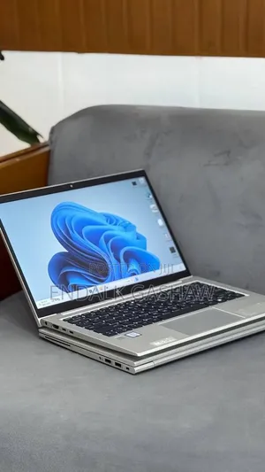 New Laptop HP EliteBook 830 G8 16GB Intel Core i7 SSD 512GB