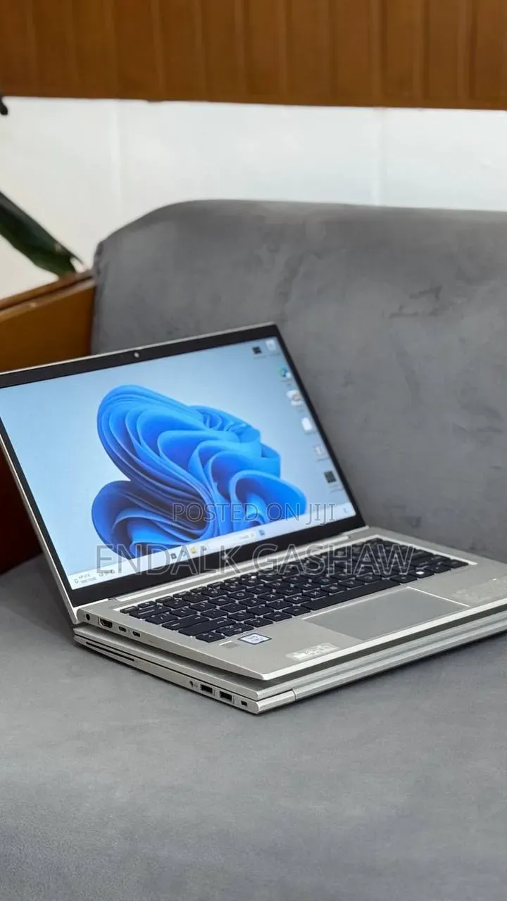 New Laptop HP EliteBook 830 G8 16GB Intel Core i7 SSD 512GB
