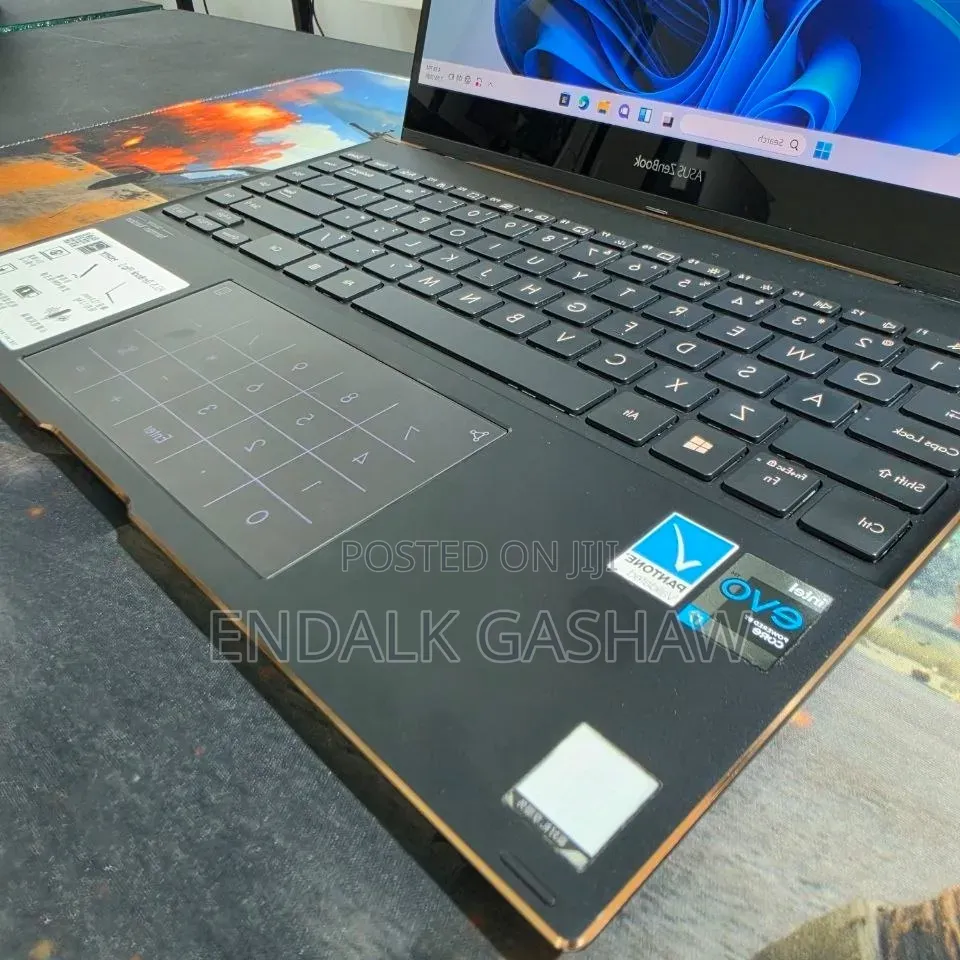New Laptop Asus Zenbook 14 16GB Intel Core i7 SSD 512GB