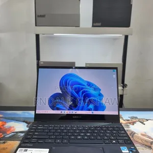 New Laptop Asus Zenbook 14 16GB Intel Core i7 SSD 512GB