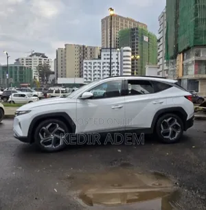 Hyundai Tucson 2022 White