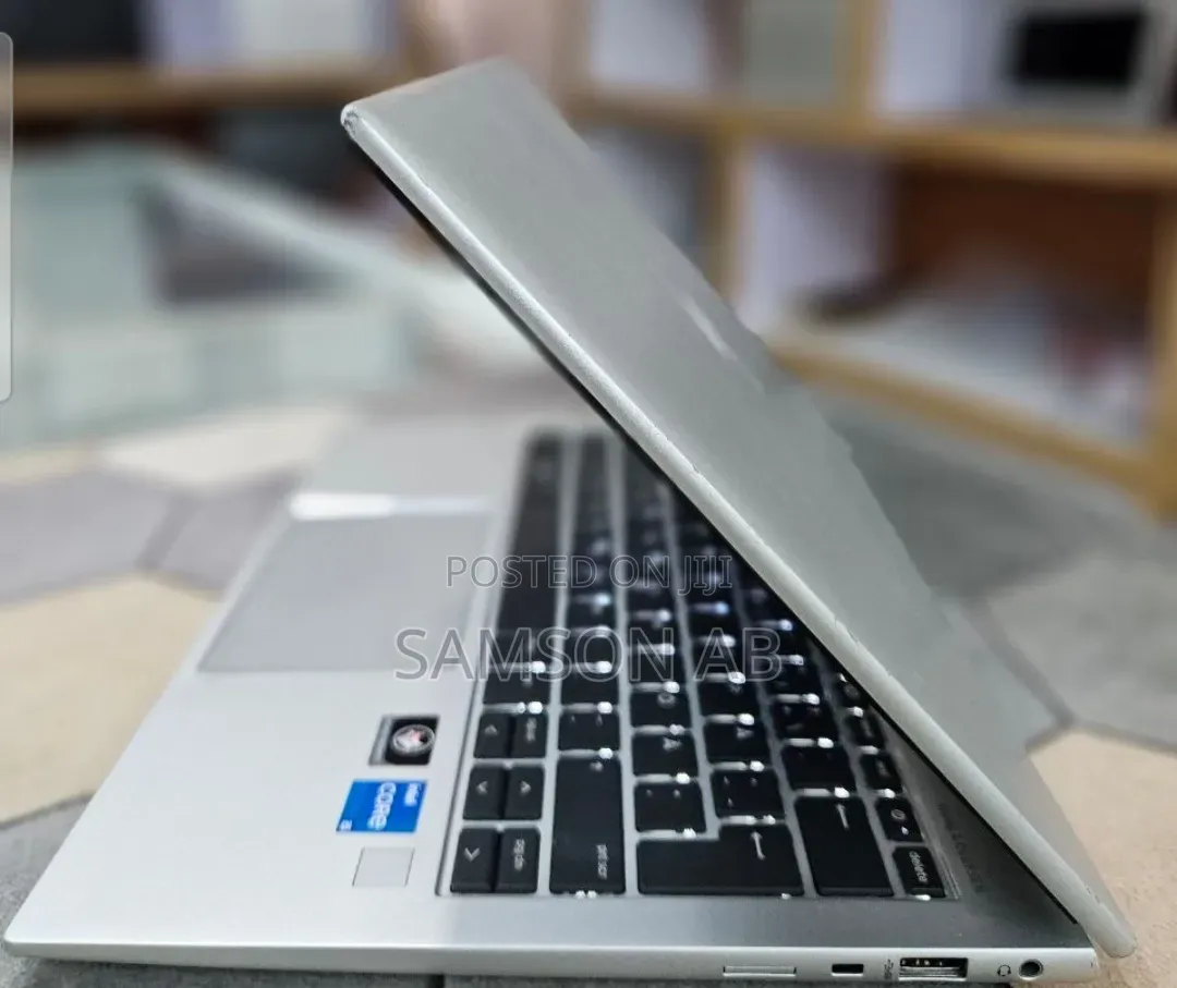 New Laptop HP EliteBook 830 G9 16GB Intel Core i5 SSD 512GB