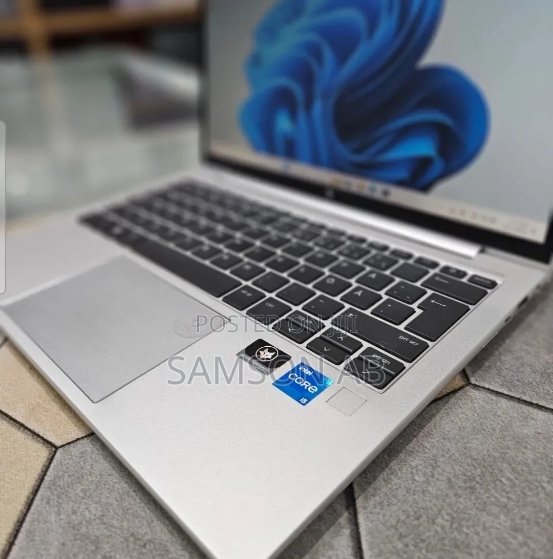 New Laptop HP EliteBook 830 G9 16GB Intel Core i5 SSD 512GB