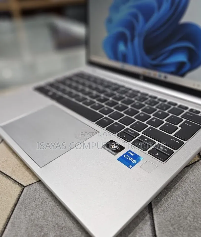 New Laptop HP EliteBook 830 G9 16GB Intel Core i5 SSD 512GB