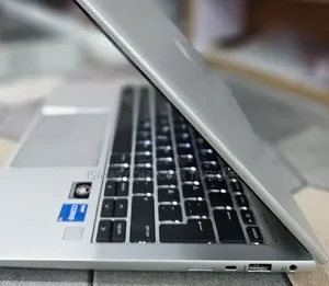 New Laptop HP EliteBook 830 G9 16GB Intel Core i5 SSD 512GB