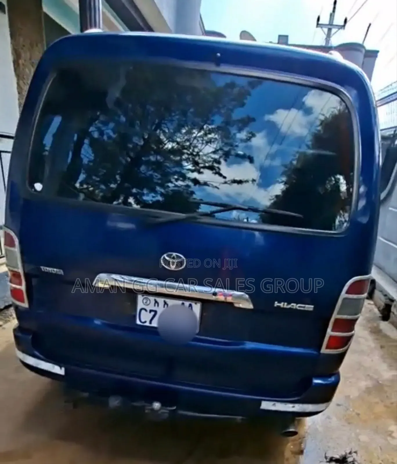 Toyota HiAce 2011 Blue