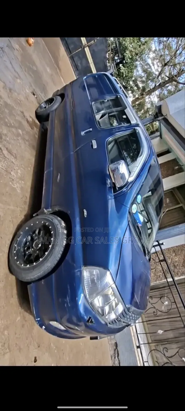Toyota HiAce 2011 Blue
