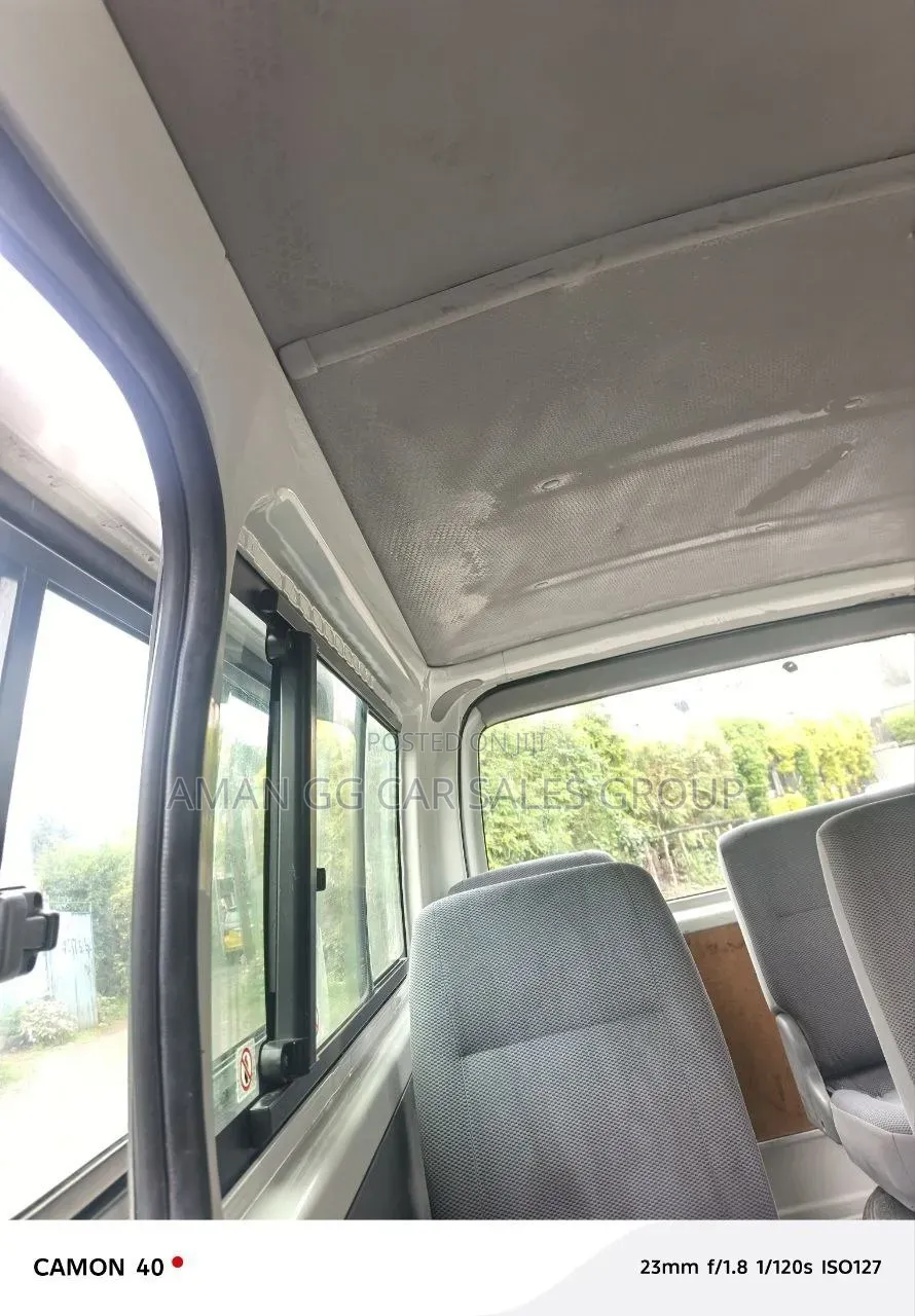 Toyota HiAce 2008 White