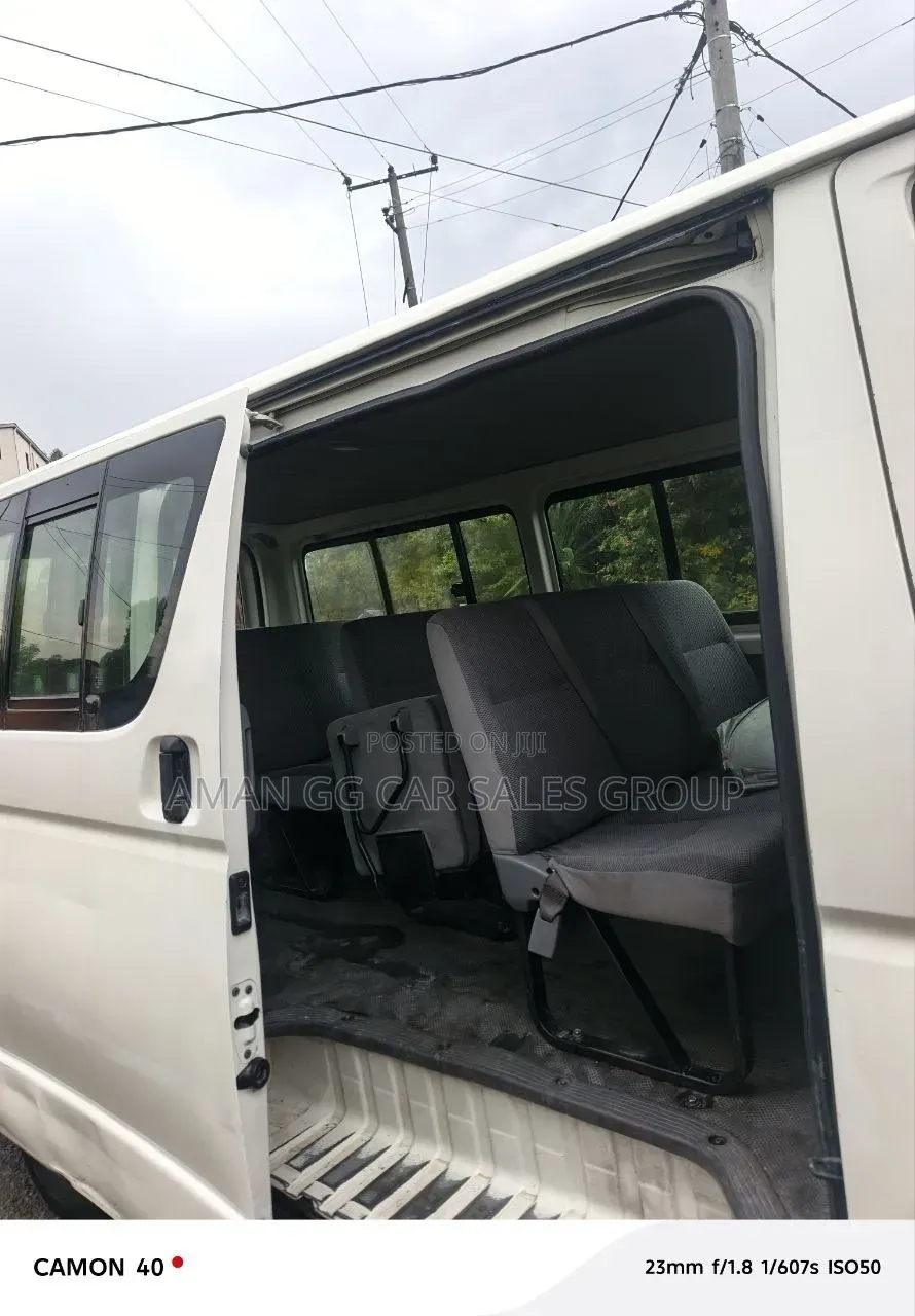 Toyota HiAce 2008 White