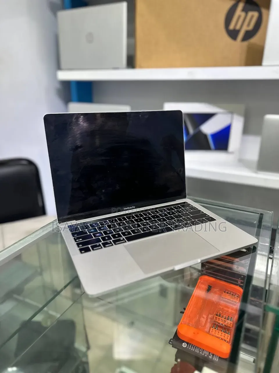 New Laptop Apple MacBook Pro 2019 8GB Intel Core i7 SSD 256GB