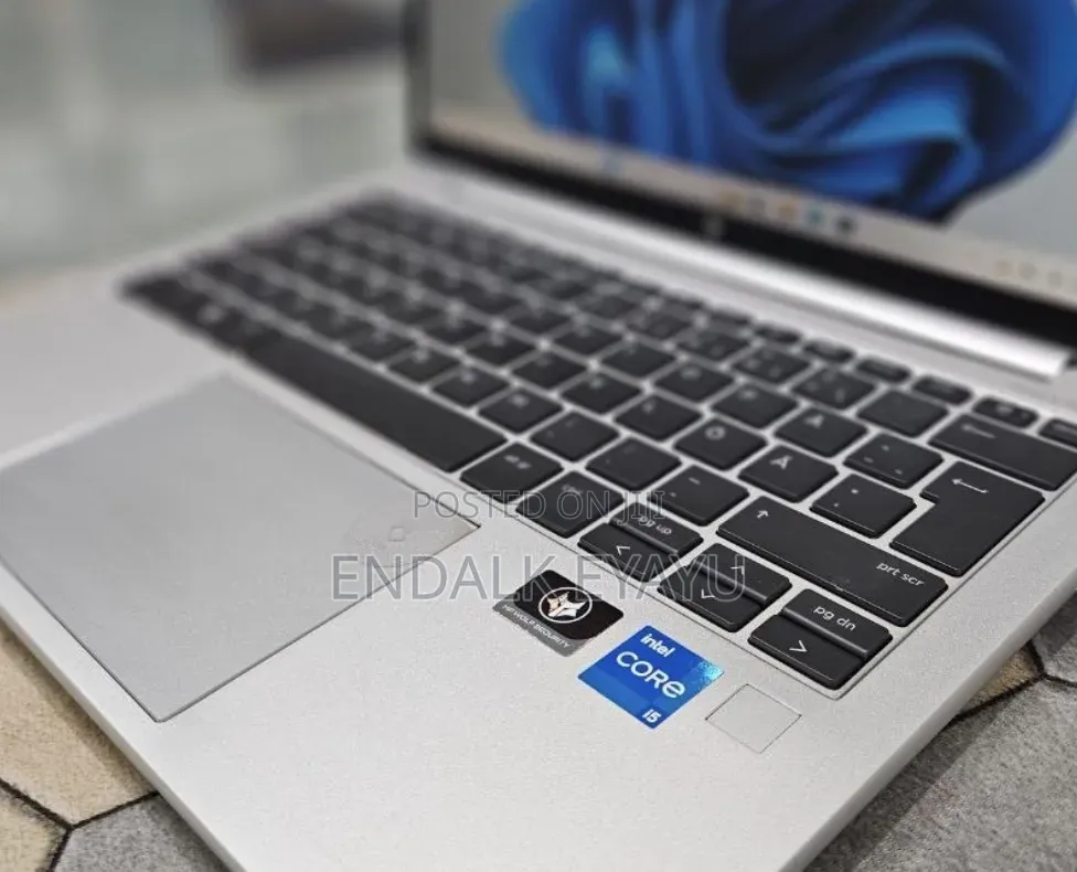 New Laptop HP EliteBook 830 G9 16GB Intel Core i5 SSD 512GB