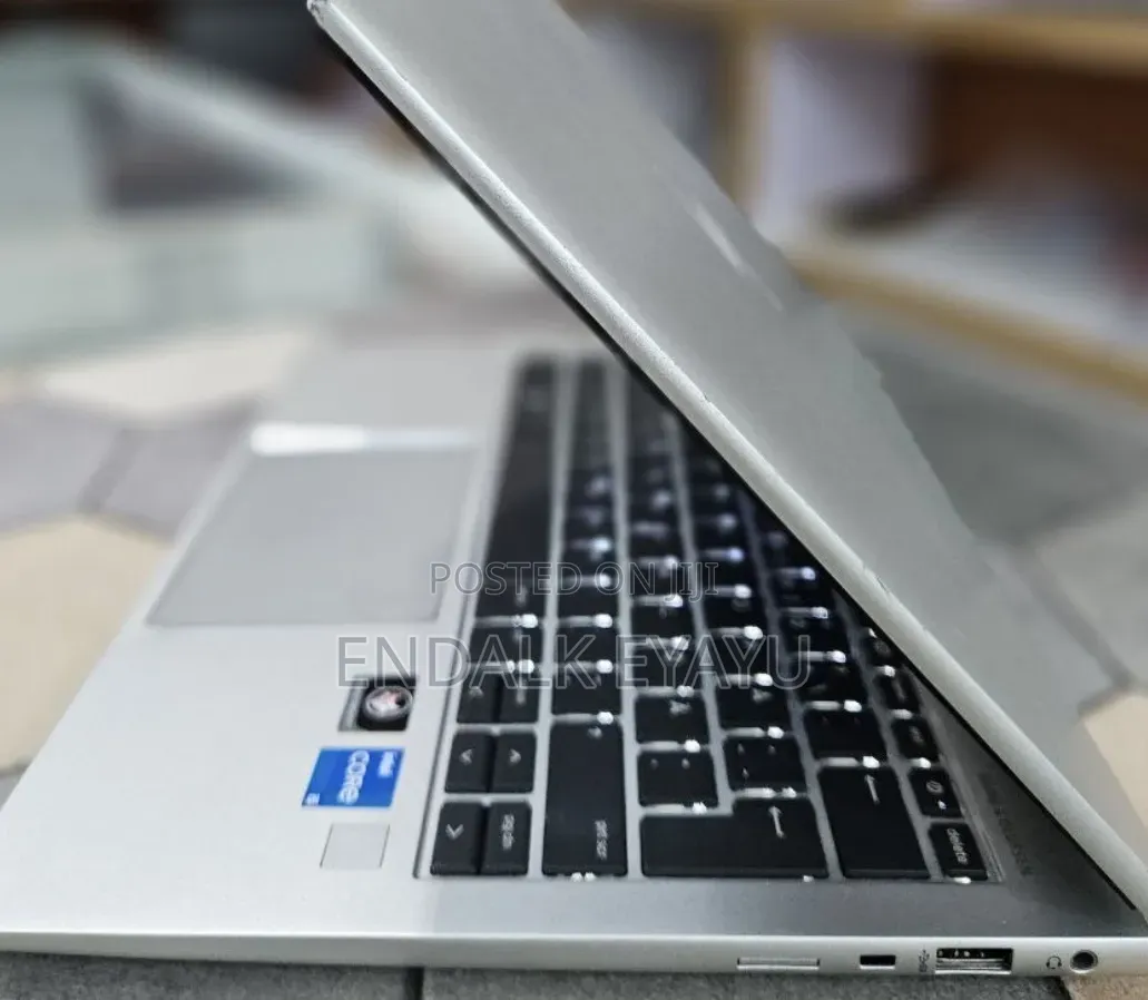 New Laptop HP EliteBook 830 G9 16GB Intel Core i5 SSD 512GB
