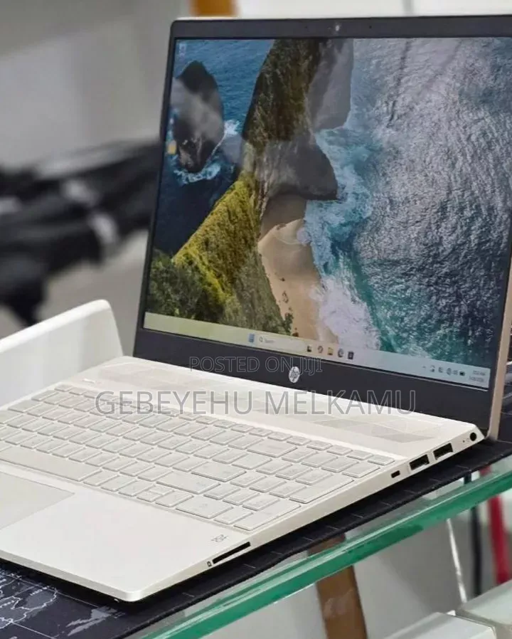 New Laptop HP Pavilion 15 8GB Intel Core i5 SSD 512GB