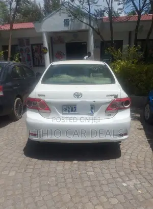 Toyota Corolla 2012 White