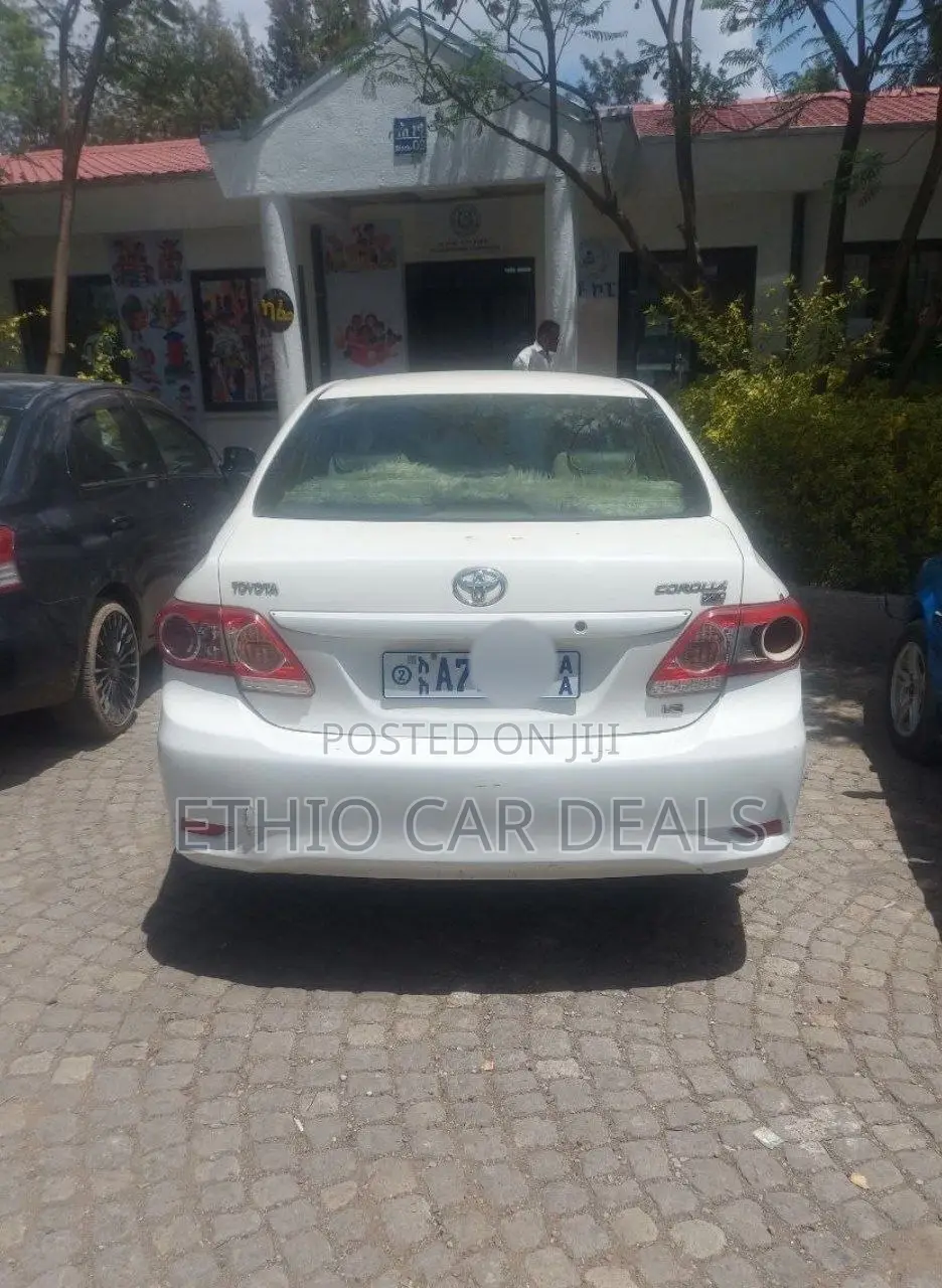 Toyota Corolla 2012 White