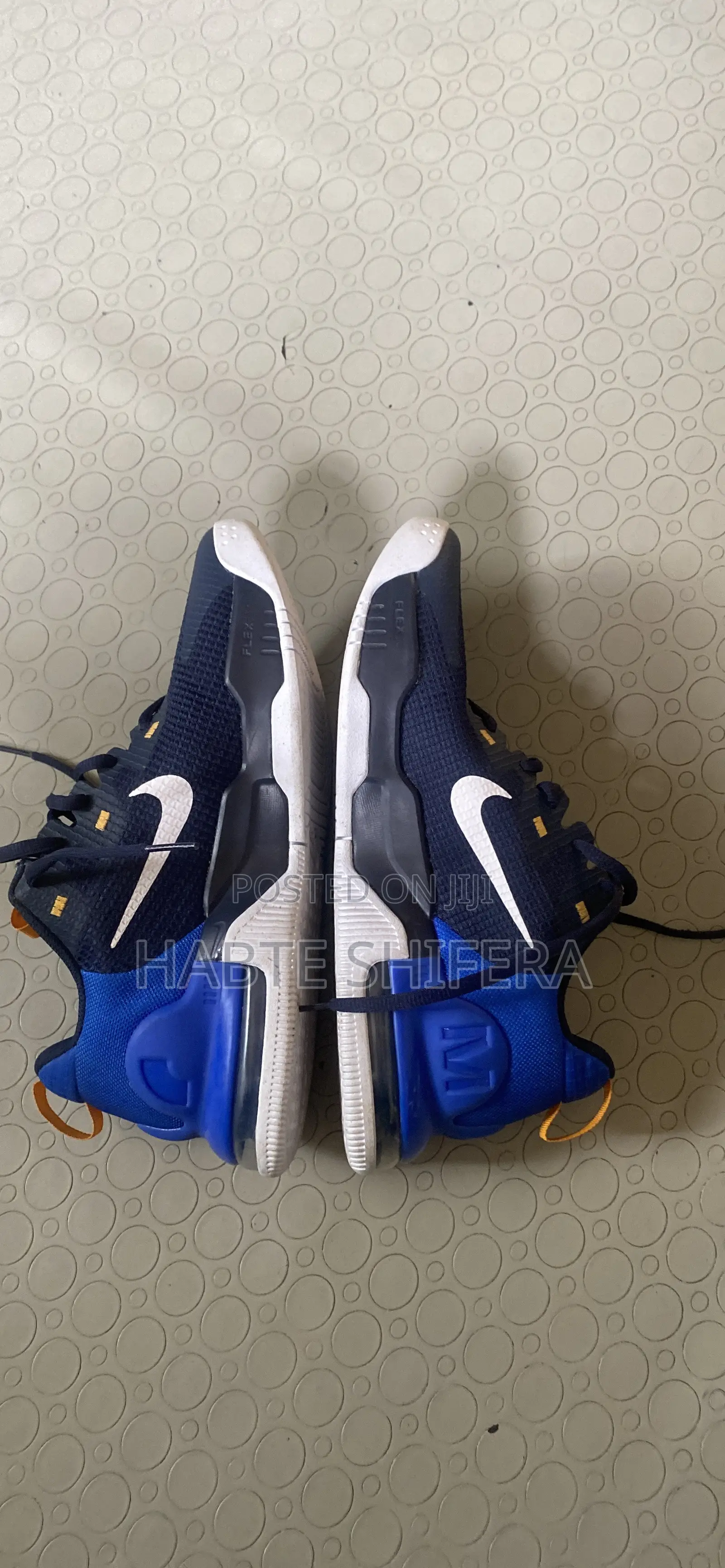 Original Nike Air Max Sneakers – Excellent Condition – 6,000 ETB