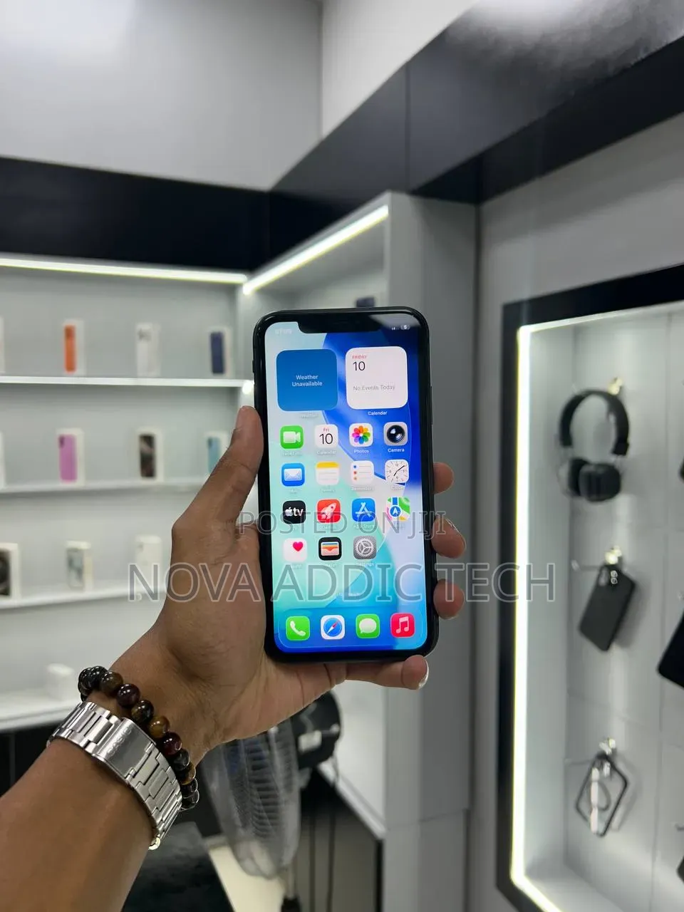 New Apple iPhone 11 64 GB Black