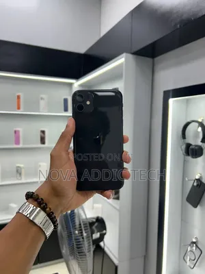 New Apple iPhone 11 64 GB Black