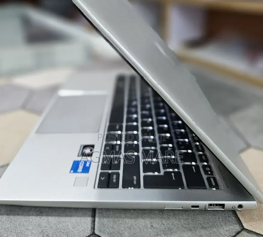 New Laptop HP EliteBook 830 G9 16GB Intel Core i5 SSD 512GB
