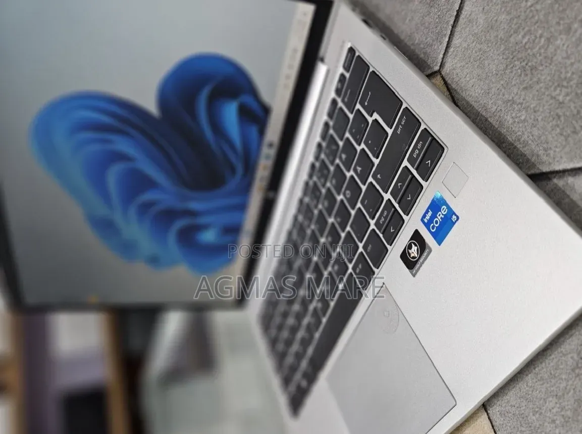 New Laptop HP EliteBook 830 G9 16GB Intel Core i5 SSD 512GB