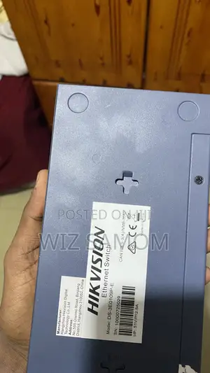 Hikvision 8-Port PoE Switch (DS-3E0109P-E) + Original Adapter