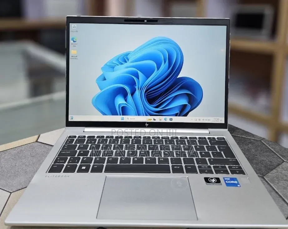 New Laptop HP EliteBook 830 G8 16GB Intel Core i5 SSD 512GB