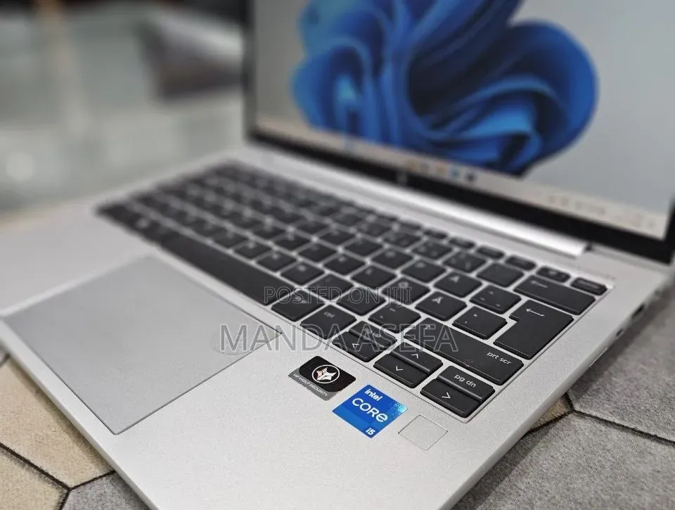New Laptop HP EliteBook 830 G8 16GB Intel Core i5 SSD 512GB