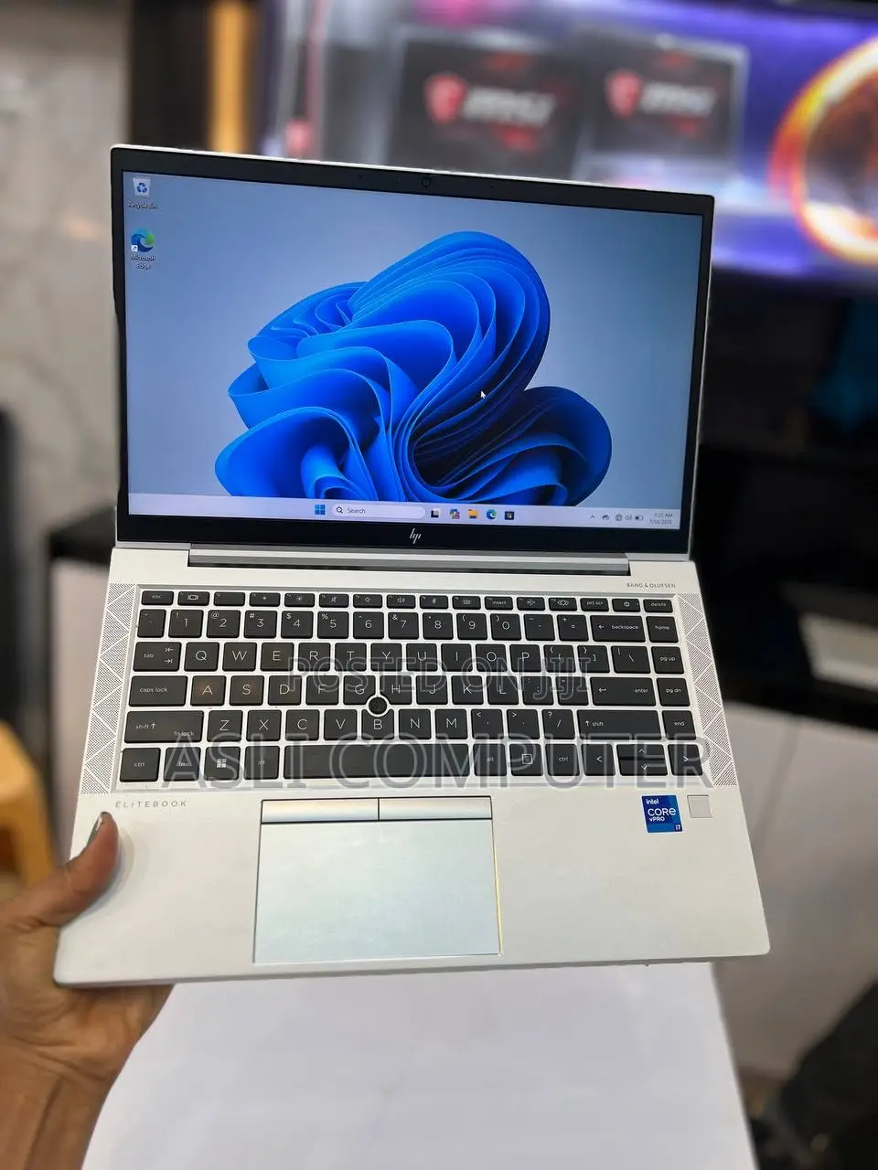 New Laptop HP EliteBook 840 G8 16GB Intel Core i7 SSD 512GB