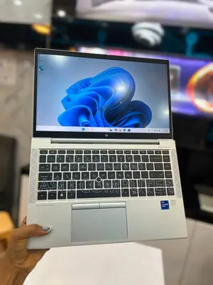 New Laptop HP EliteBook 840 G8 16GB Intel Core i7 SSD 512GB